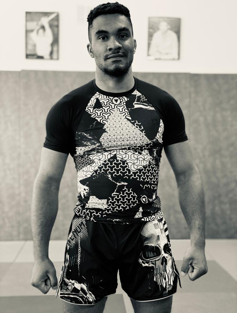 Professeur section MMA au club d'arts martiaux SACAMP Paris