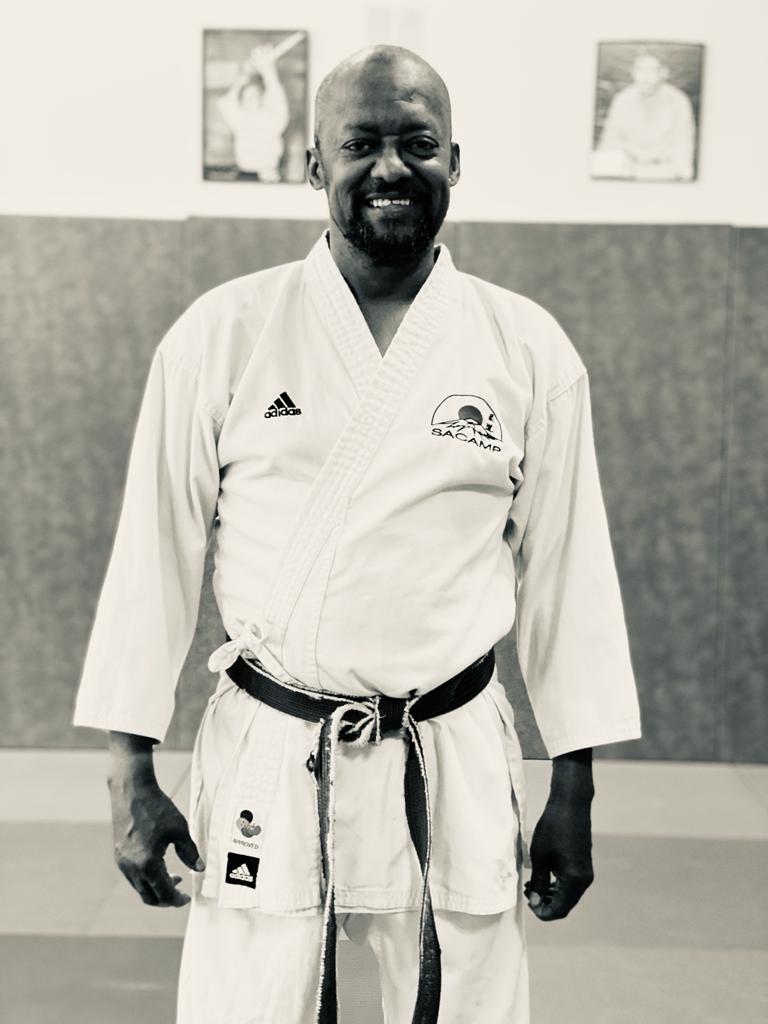 professeur de Karaté 4ème Dan arts martiaux Paris
